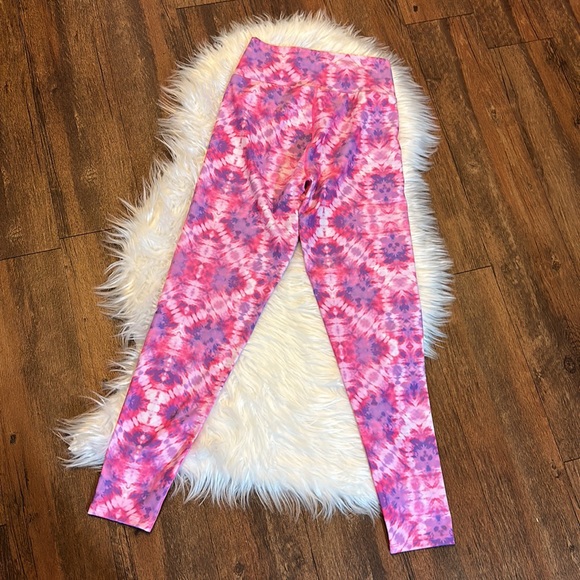 Beach Riot Cara Leggings in Pink/Purple Tie Dye - Picture 9 of 11